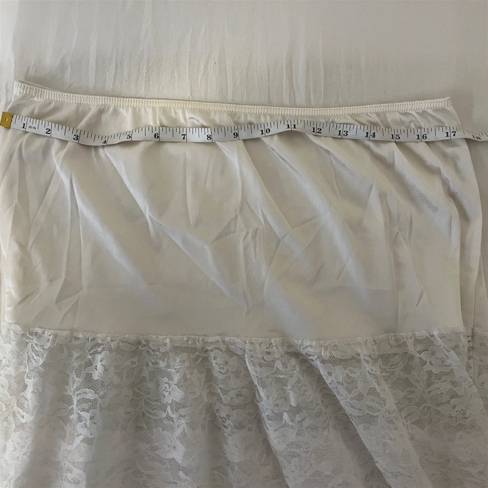Vintage sheer white/cream lace tiered skirt - Picture 3 of 4